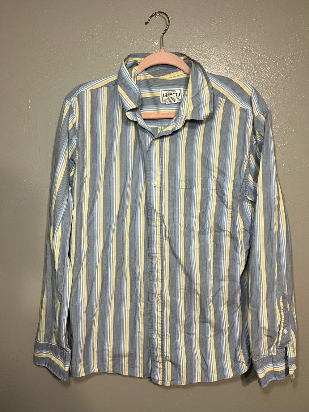 Aeropostale Men's Long Sleeve Button Down Shirt Size: M Striped